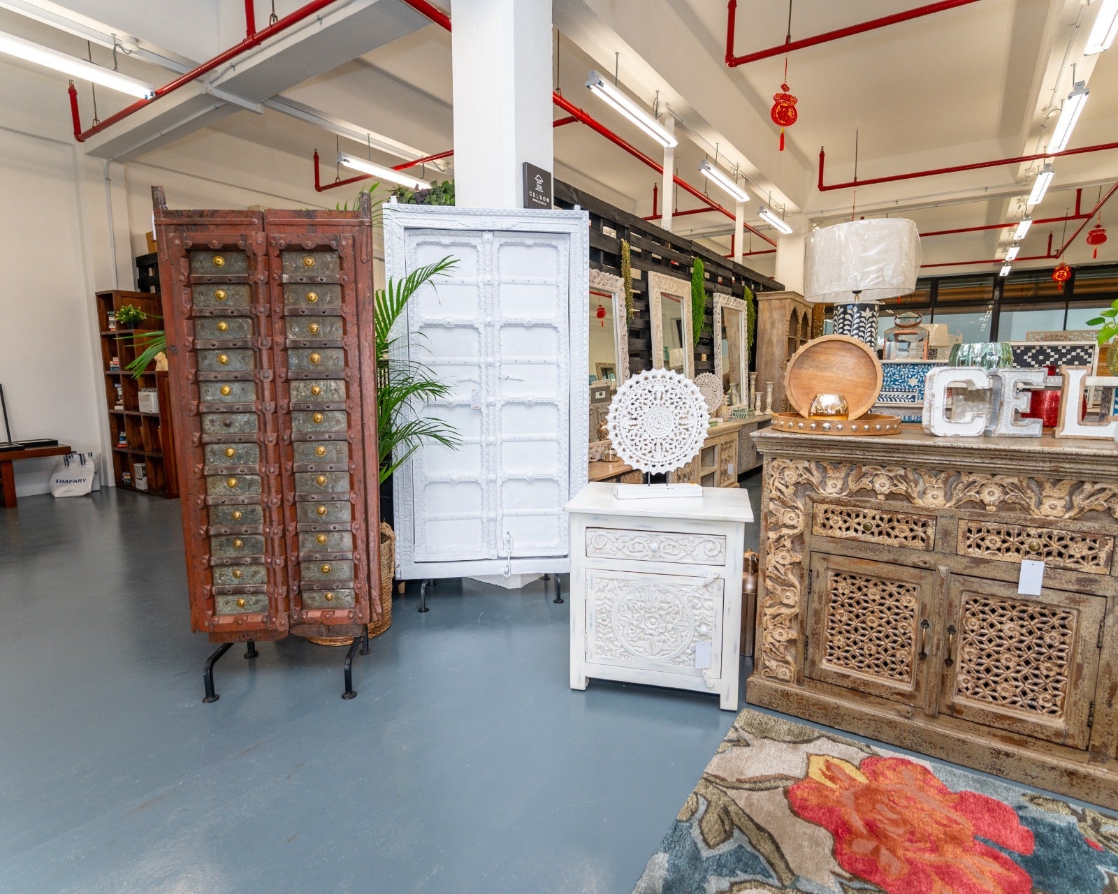 Iva Vintage Indian Door on Metal Stand